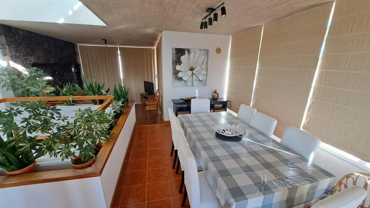 Casa Costa Volcan Teguise  Сasa de vacaciones